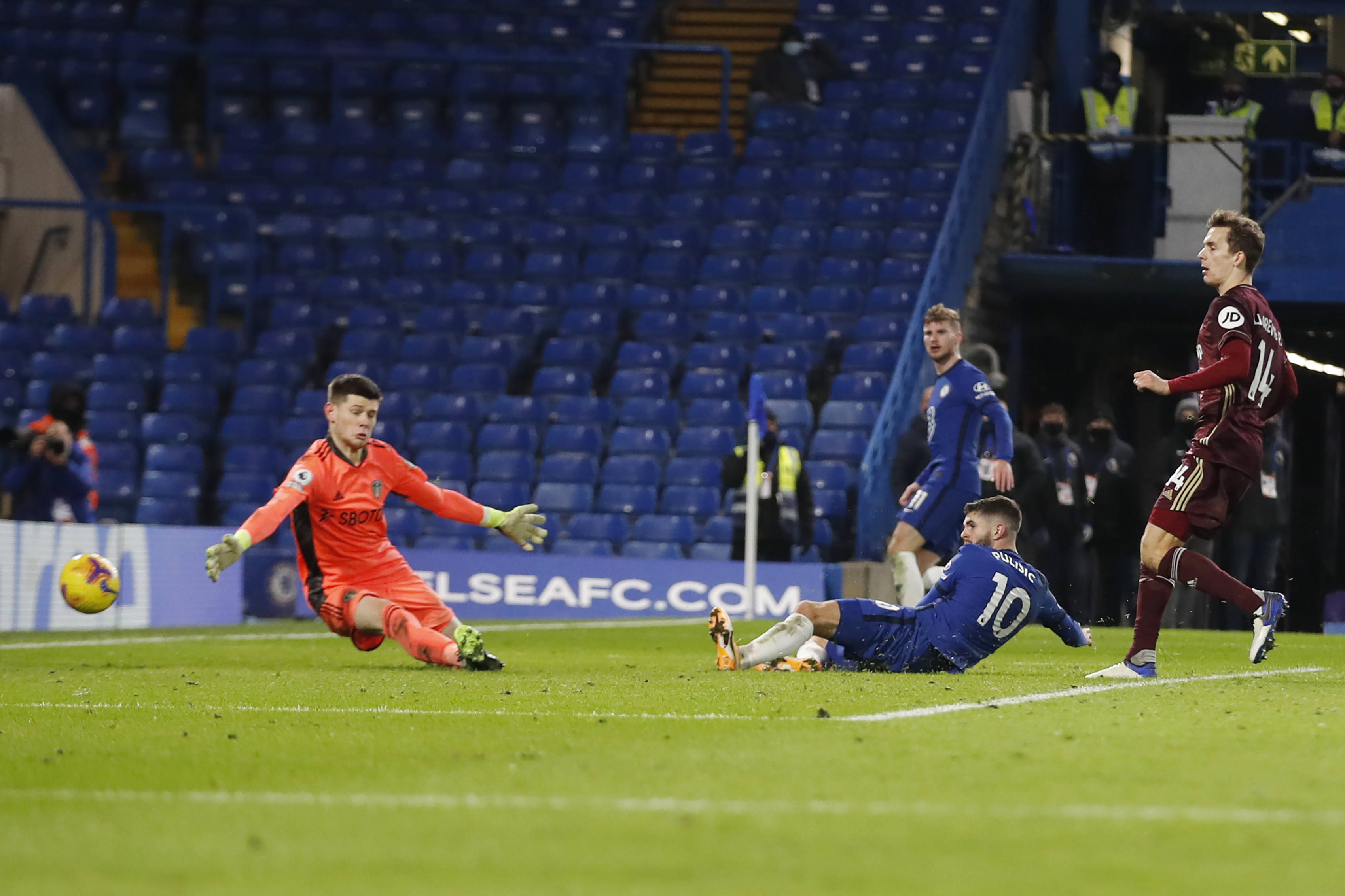 位球员的努 位球员的努